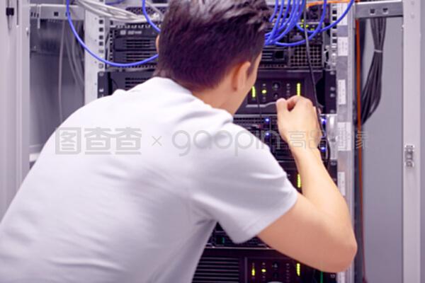 網絡服務器室 支撐數字世界的技術心臟